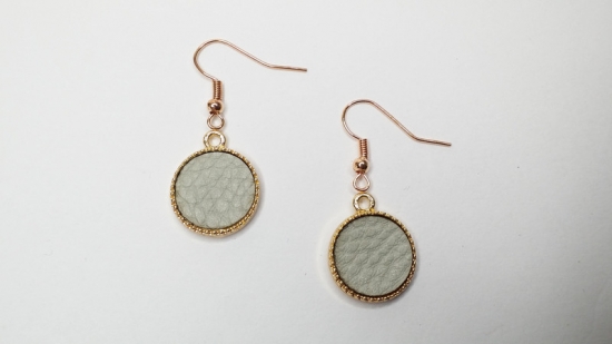 Kreis Ohrringe hell goldfarben rund beige